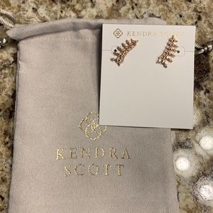 Brand New Kendra Scott Laurie Ear Climber Earrings in Rose Gold!